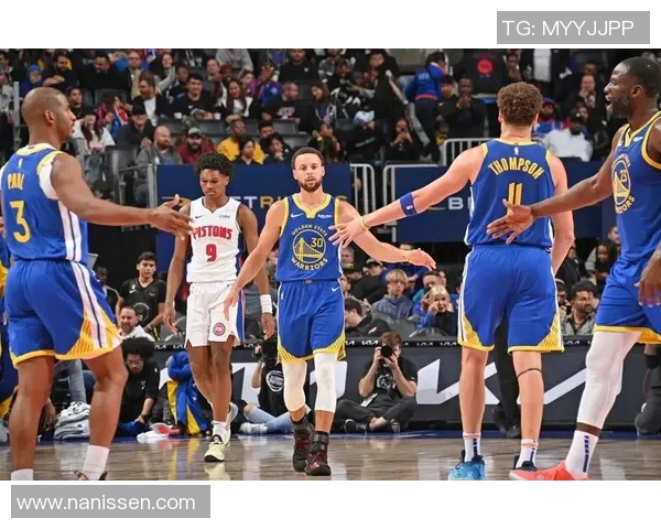 勇士与活塞精彩对决全场比赛录像回顾与精彩瞬间分析