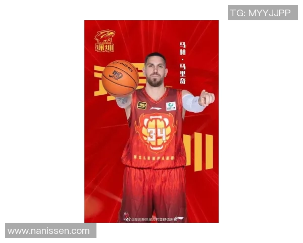 周鹏：从篮球场上的拼搏者到生活中的榜样，激励年轻一代追逐梦想的传奇之路